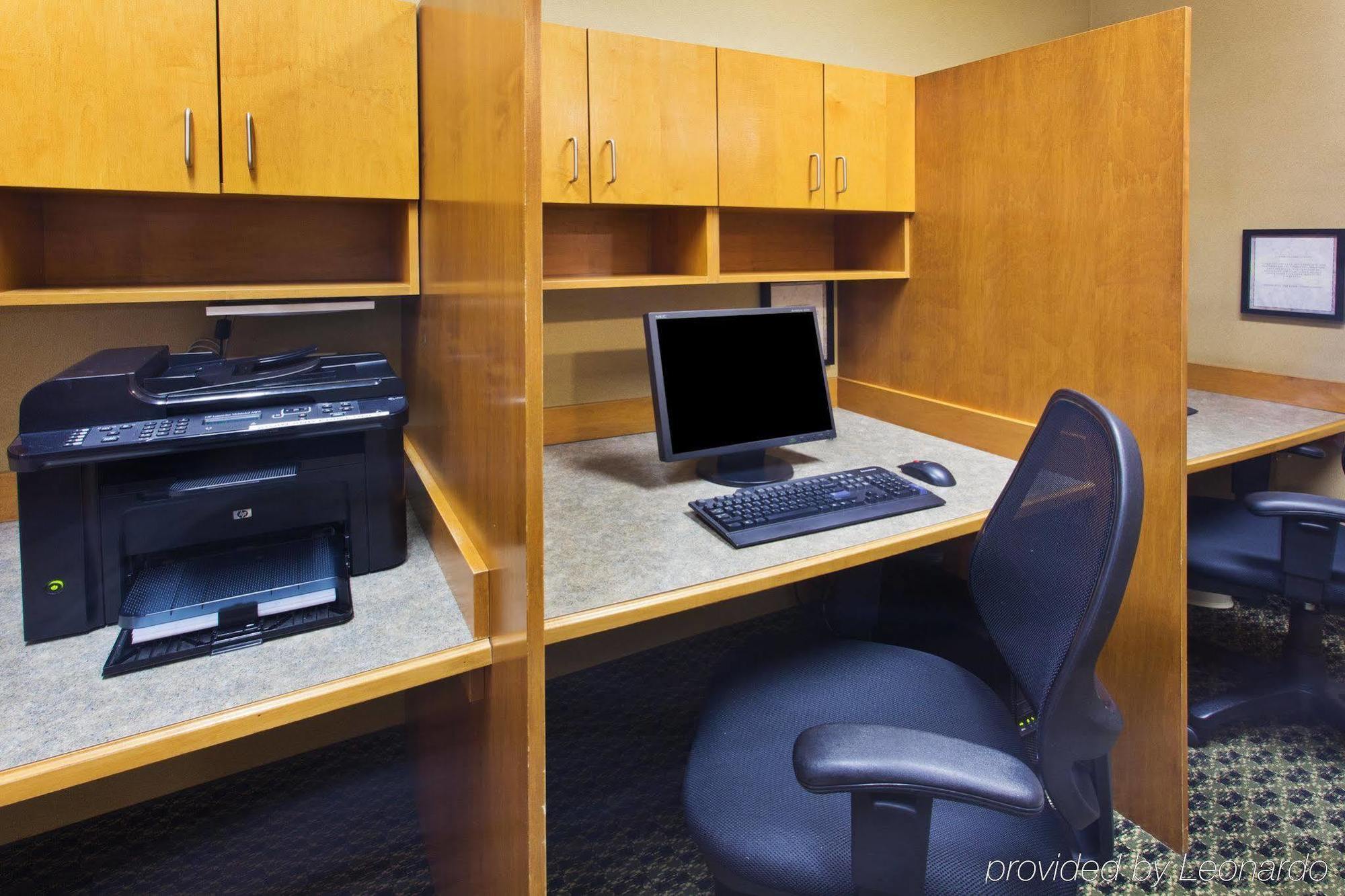 Holiday Inn & Suites Grande Prairie By Ihg Esterno foto